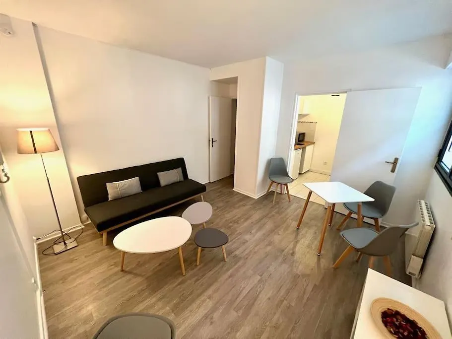 Spacieux Duplex Parisien Renove, Proche Tour Eiffel 0*, Paris France